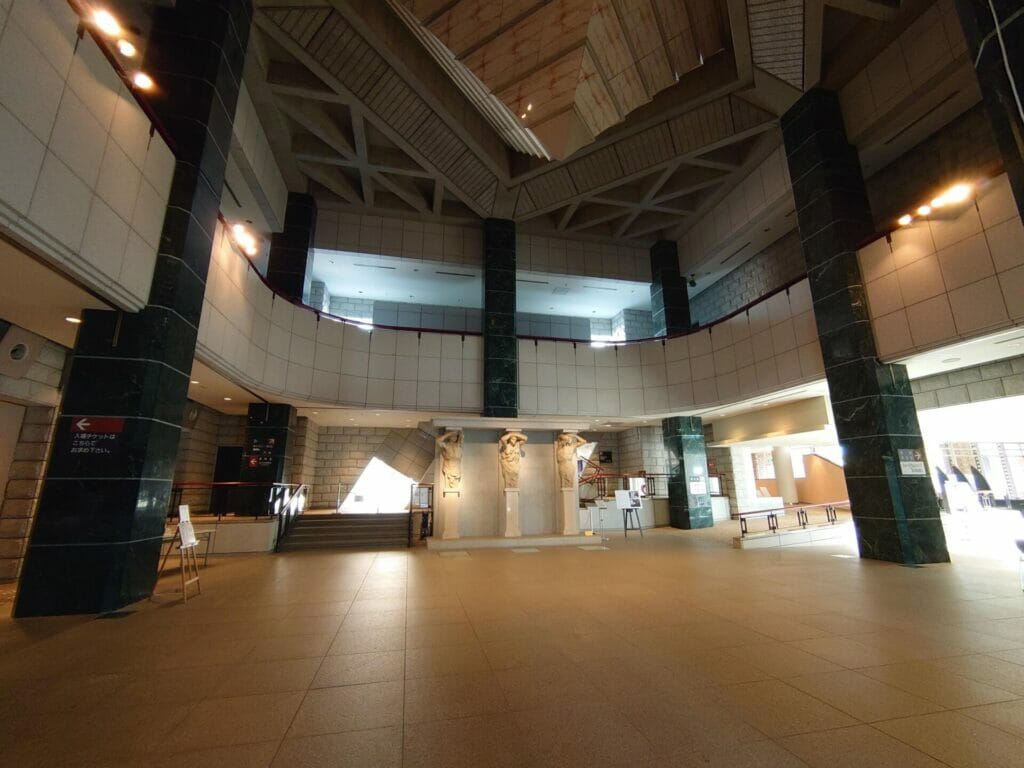 新潟県立近代美術館